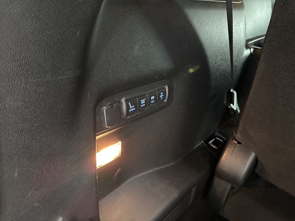 2017 Ford Explorer Sport 4WD - 23013279 - 38