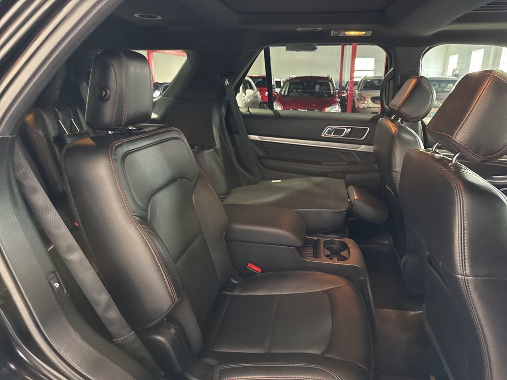 2017 Ford Explorer Sport 4WD - 23013279 - 42