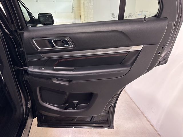 2017 Ford Explorer Sport 4WD - 23013279 - 44