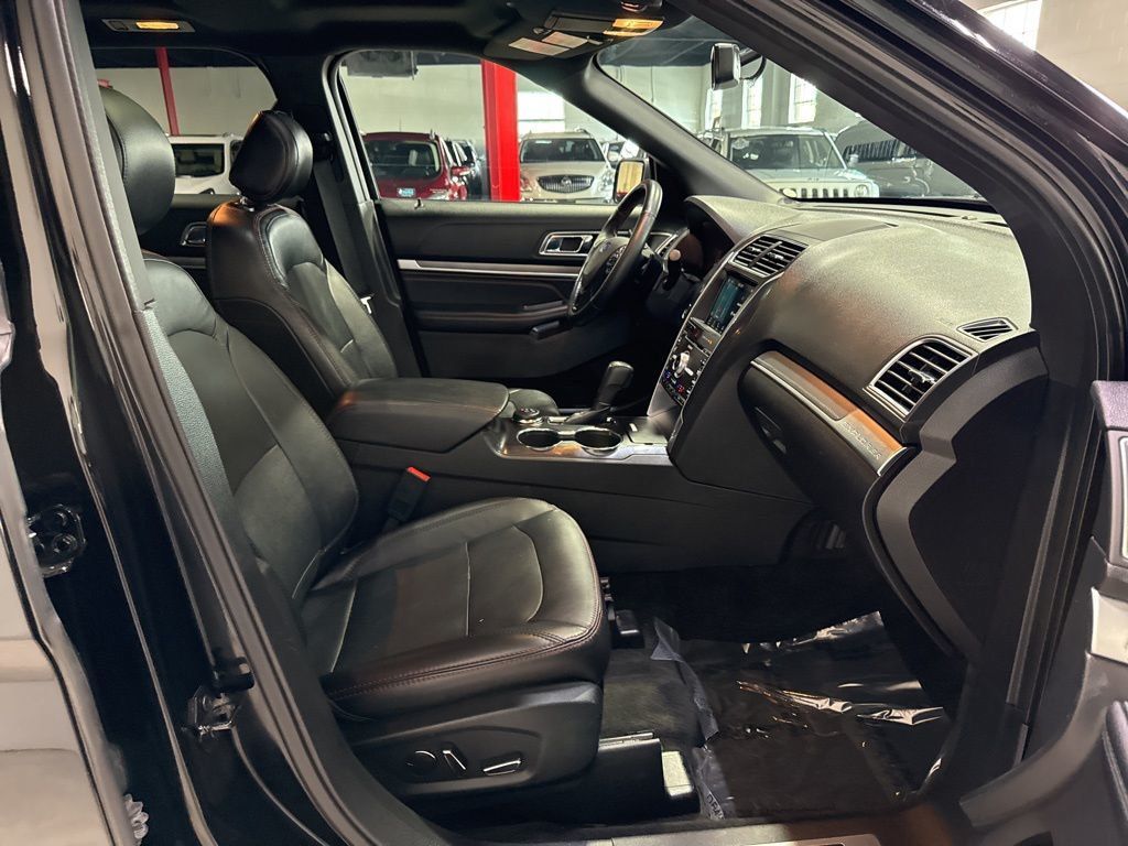 2017 Ford Explorer Sport 4WD - 23013279 - 45