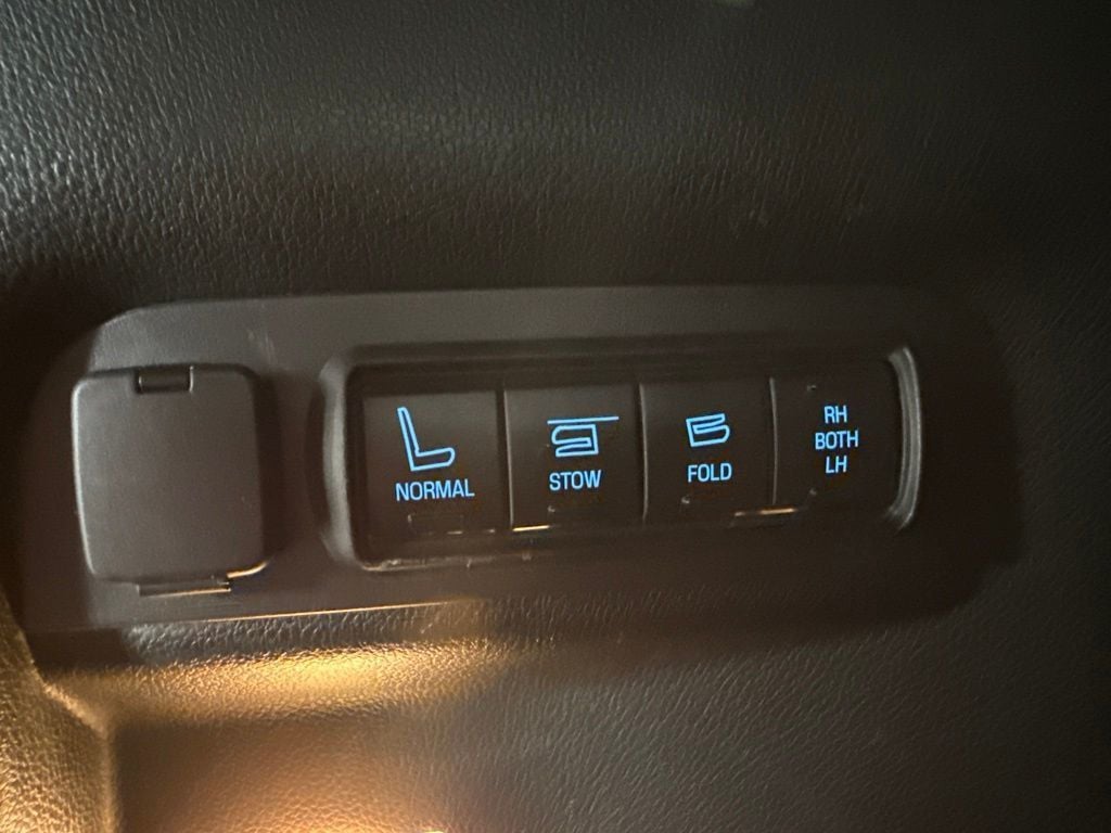 2017 Ford Explorer Sport 4WD - 23065517 - 24