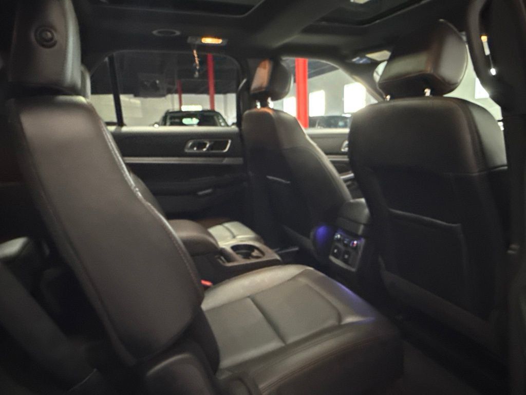 2017 Ford Explorer Sport 4WD - 23065517 - 25