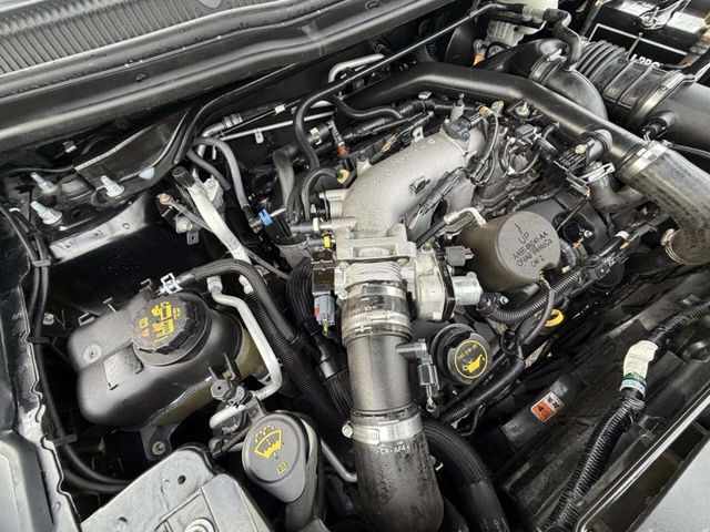 2017 Ford Explorer Sport 4WD - 23002117 - 36