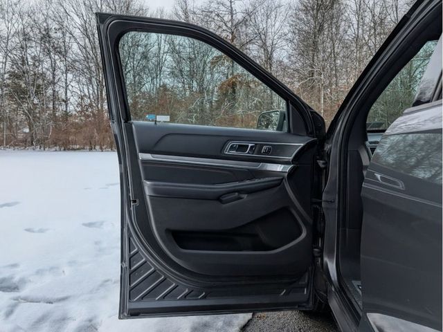 2017 Ford Explorer Sport 4WD - 22985758 - 9