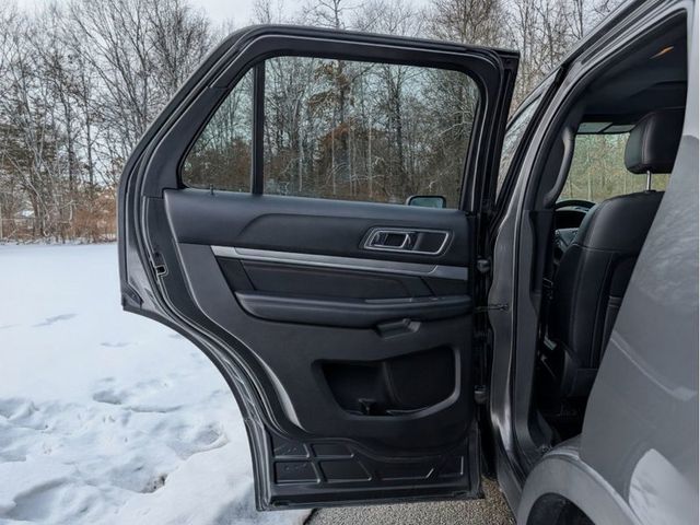 2017 Ford Explorer Sport 4WD - 22985758 - 10