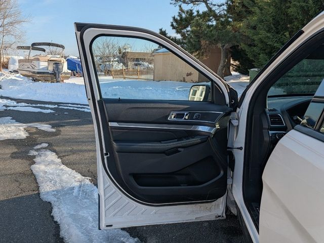 2017 Ford Explorer Sport 4WD - 22975786 - 9