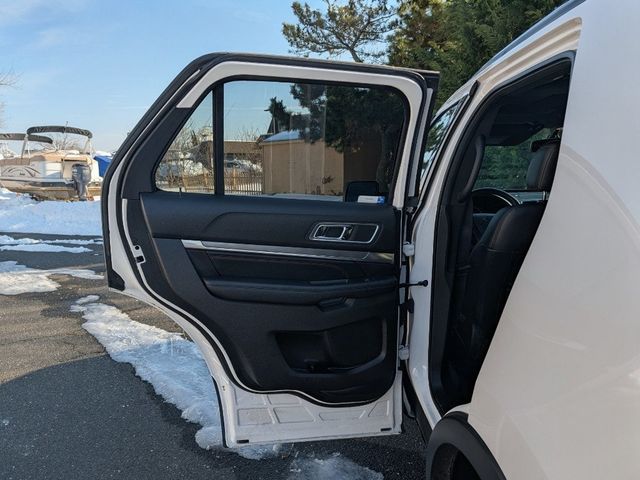 2017 Ford Explorer Sport 4WD - 22975786 - 11