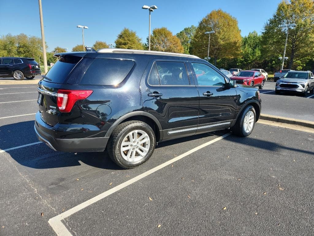 2017 Ford Explorer XLT - 22617627 - 4