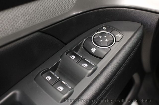 2017 Ford Explorer XLT 4WD - 23007795 - 9
