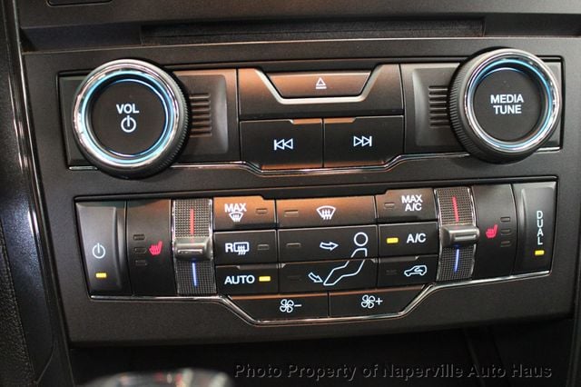 2017 Ford Explorer XLT 4WD - 23007795 - 21