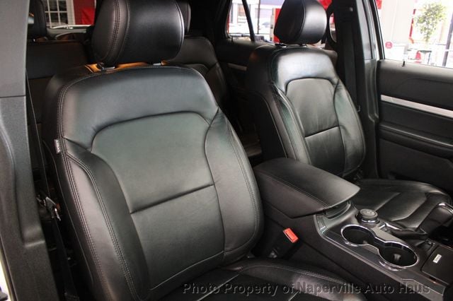 2017 Ford Explorer XLT 4WD - 23007795 - 32