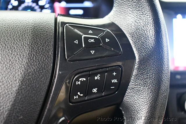 2017 Ford Explorer XLT 4WD - 22963435 - 31