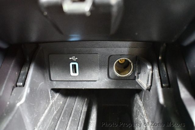 2017 Ford Explorer XLT 4WD - 22963435 - 35