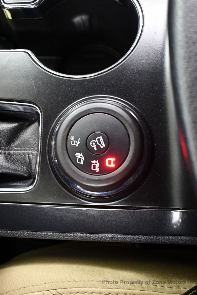 2017 Ford Explorer XLT 4WD - 22963435 - 36