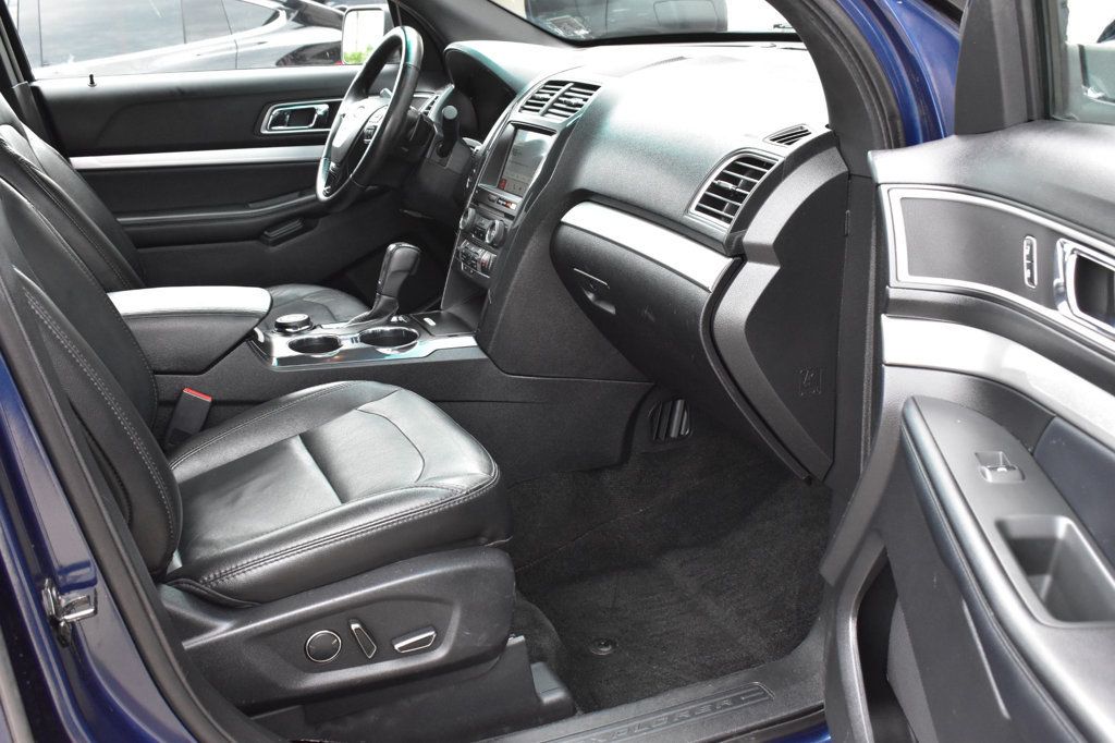 2017 Ford Explorer XLT 4WD - 22922392 - 19