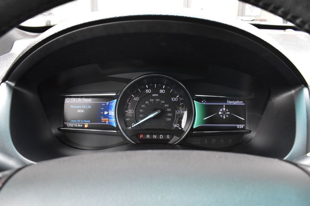 2017 Ford Explorer XLT 4WD - 22922392 - 33