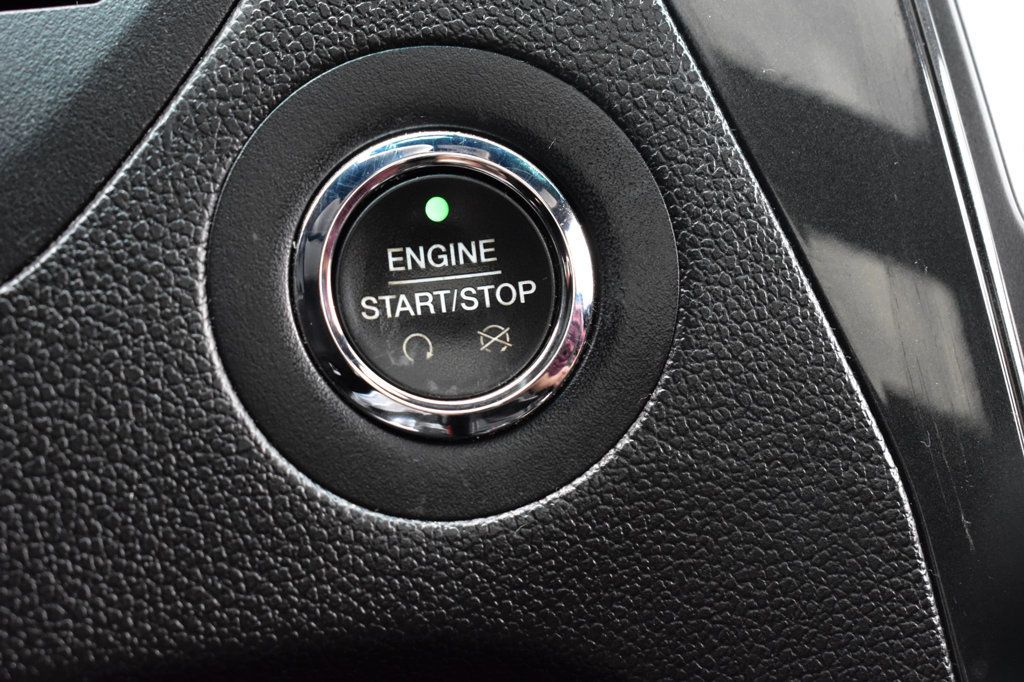 2017 Ford Explorer XLT 4WD - 22922392 - 35