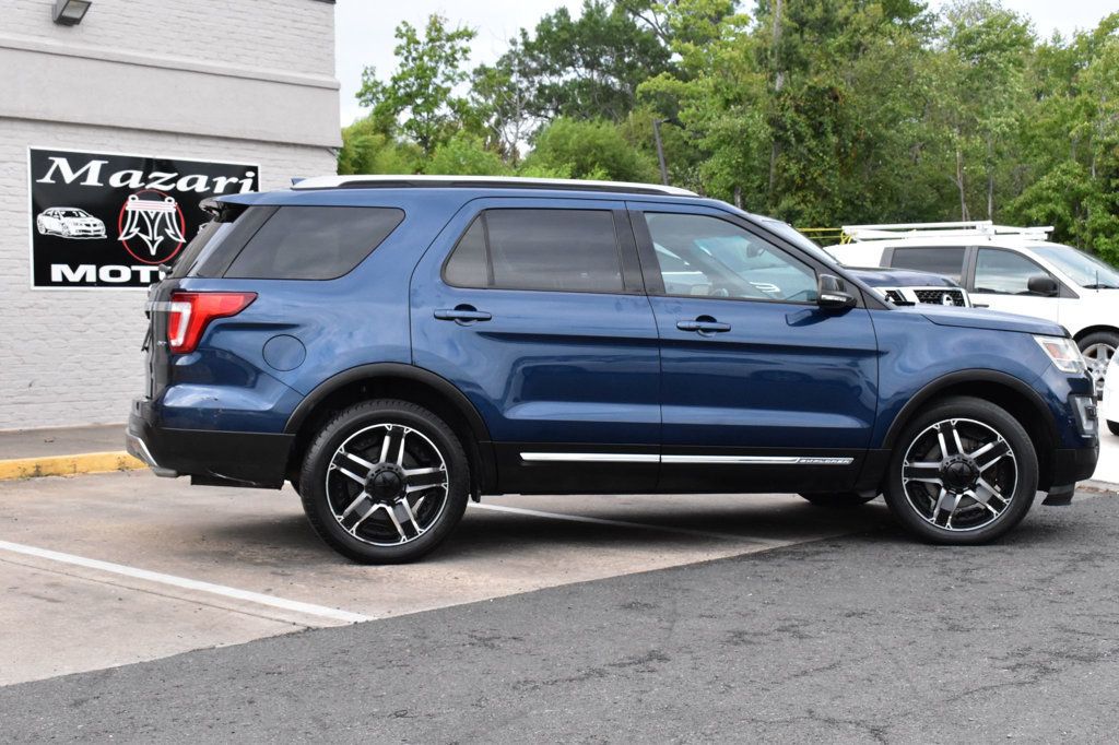 2017 Ford Explorer XLT 4WD - 22922392 - 3