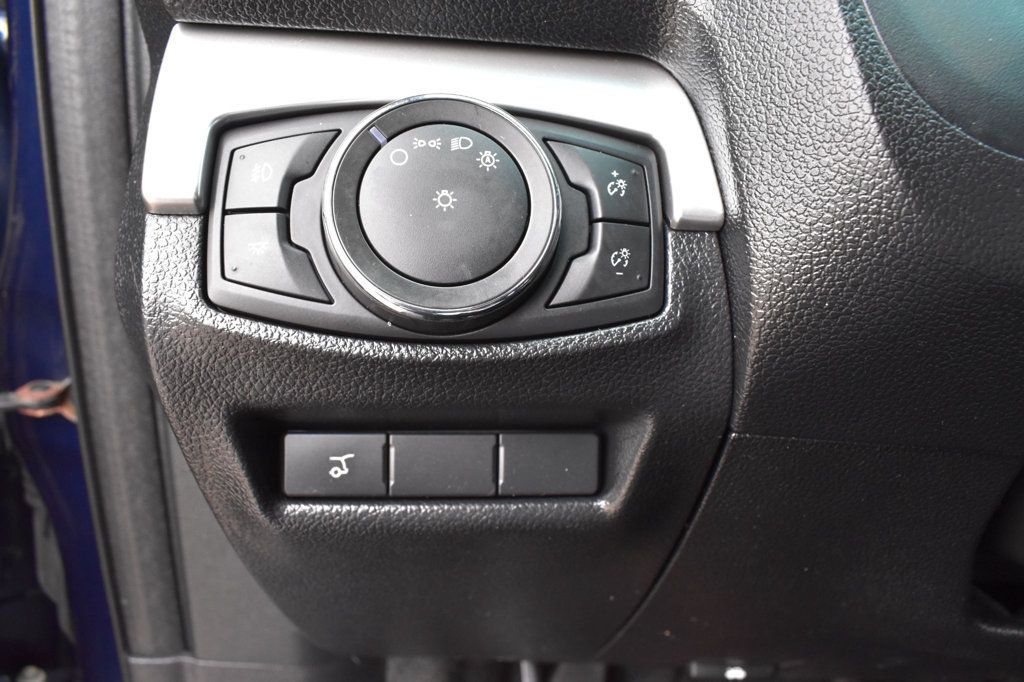 2017 Ford Explorer XLT 4WD - 22922392 - 49