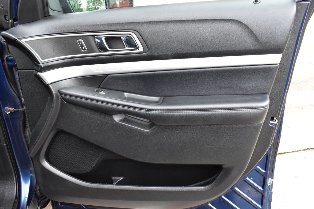 2017 Ford Explorer XLT 4WD - 22922392 - 52