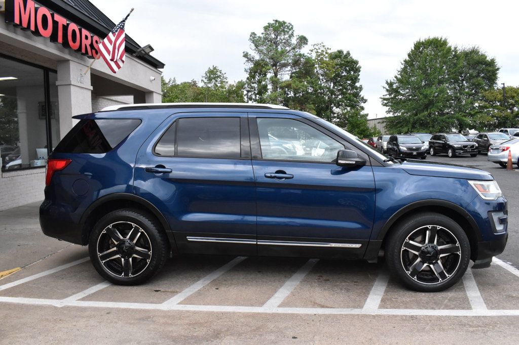 2017 Ford Explorer XLT photo 2