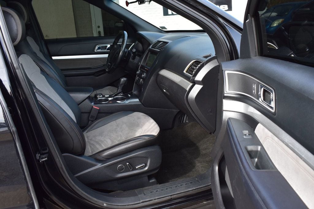 2017 Ford Explorer XLT 4WD - 22983843 - 18