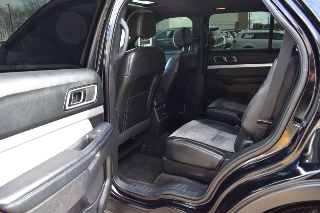 2017 Ford Explorer XLT 4WD - 22983843 - 24