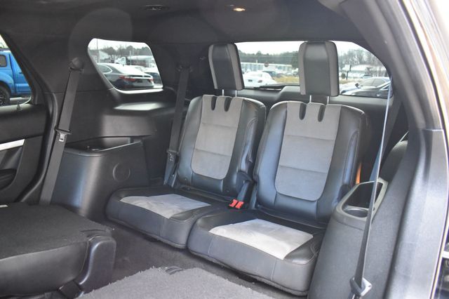 2017 Ford Explorer XLT 4WD - 22983843 - 26