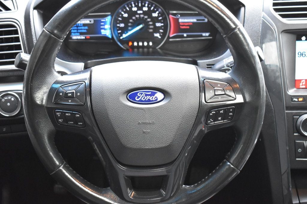 2017 Ford Explorer XLT 4WD - 22983843 - 30