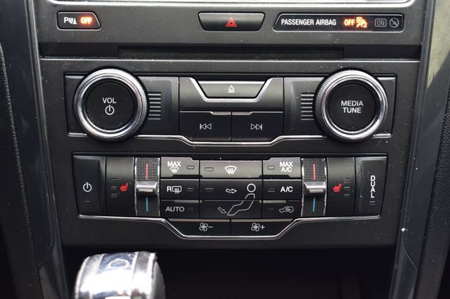 2017 Ford Explorer XLT 4WD - 22983843 - 36