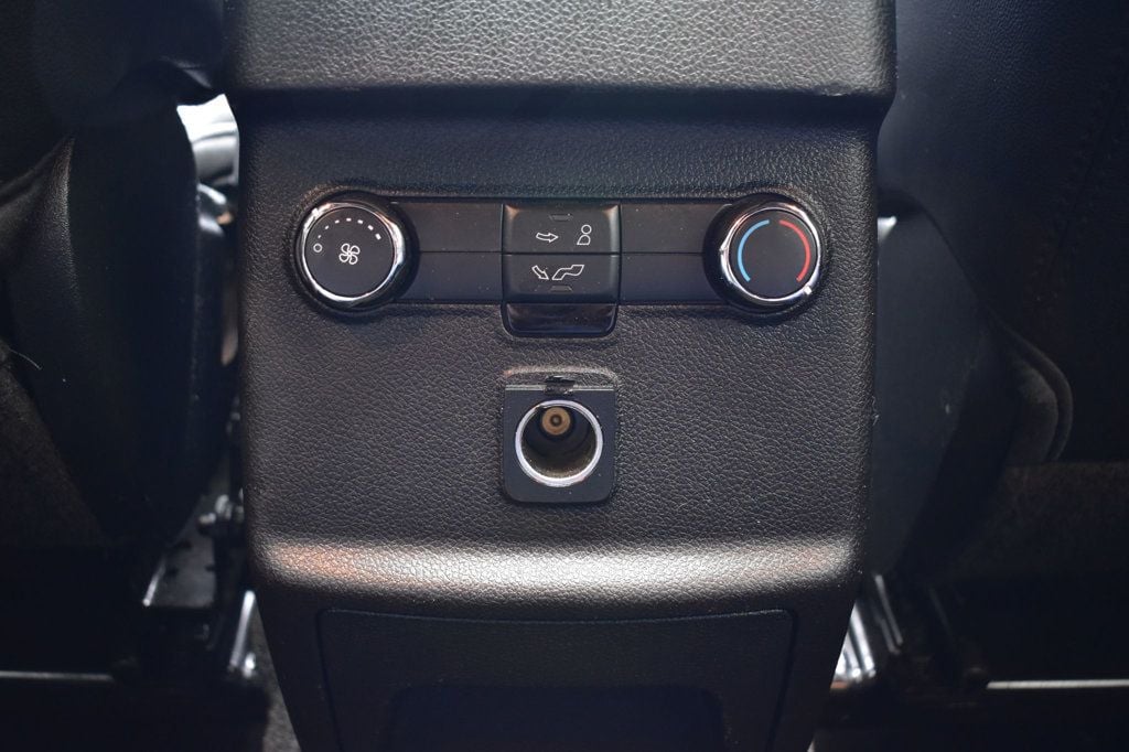 2017 Ford Explorer XLT 4WD - 22983843 - 39