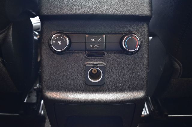 2017 Ford Explorer XLT 4WD - 22983843 - 39