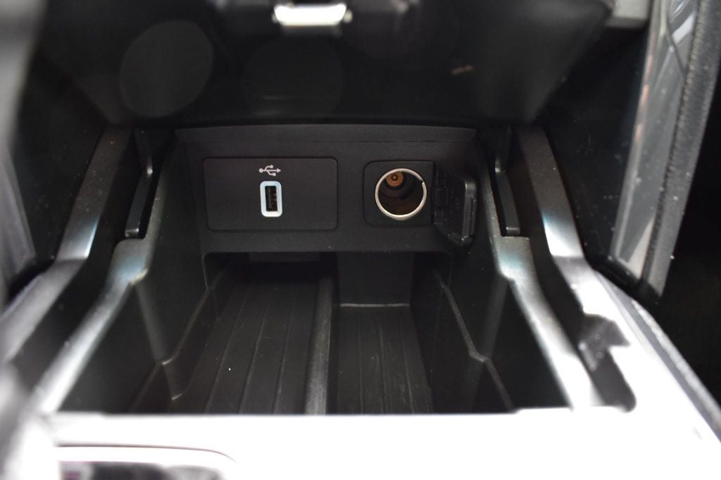 2017 Ford Explorer XLT 4WD - 22983843 - 41