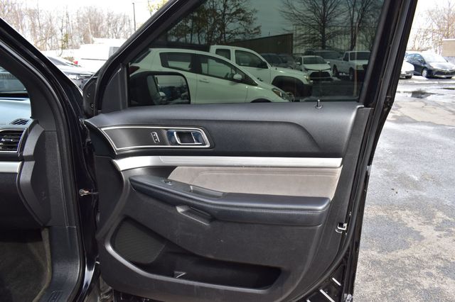 2017 Ford Explorer XLT 4WD - 22983843 - 55