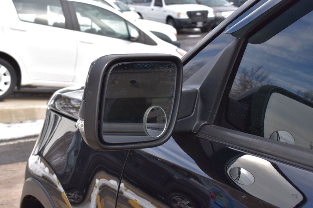 2017 Ford Explorer XLT 4WD - 22983843 - 57