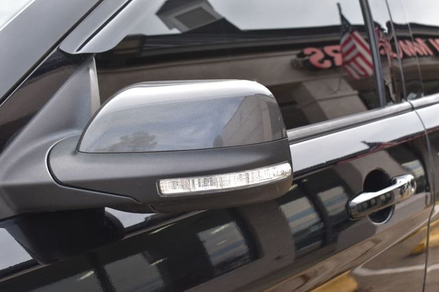 2017 Ford Explorer XLT 4WD - 22983843 - 58