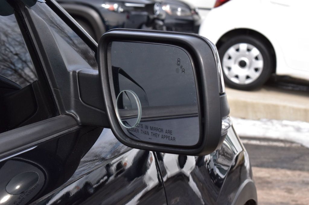 2017 Ford Explorer XLT 4WD - 22983843 - 60