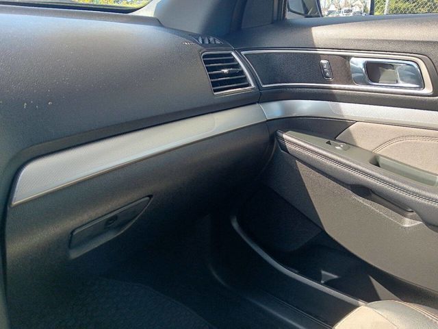 2017 Ford Explorer XLT 4WD - 22979246 - 10