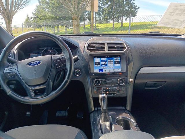 2017 Ford Explorer XLT 4WD - 22979246 - 8