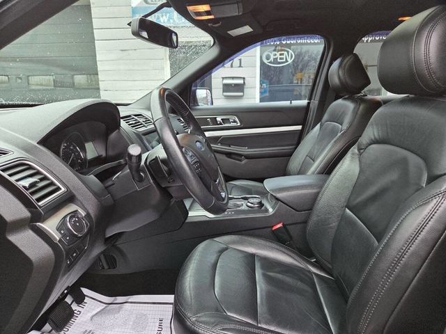 2017 Ford Explorer XLT 4WD - 23008036 - 9