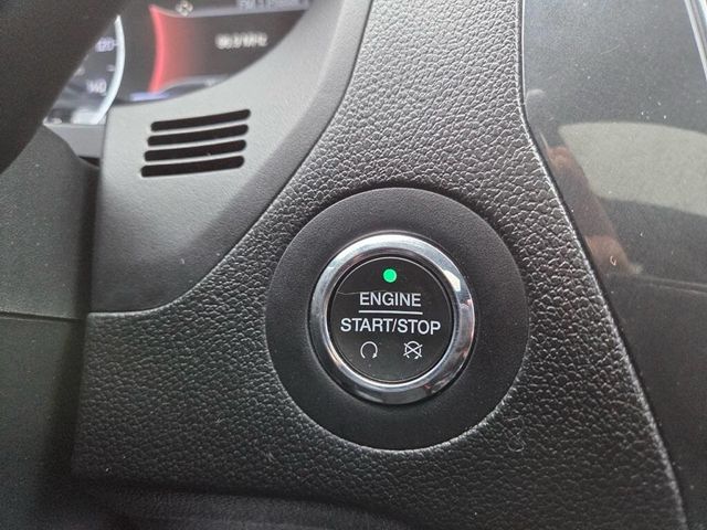 2017 Ford Explorer XLT 4WD - 23008036 - 18