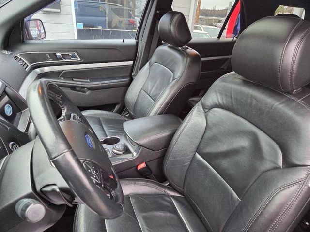 2017 Ford Explorer XLT 4WD - 23008036 - 8