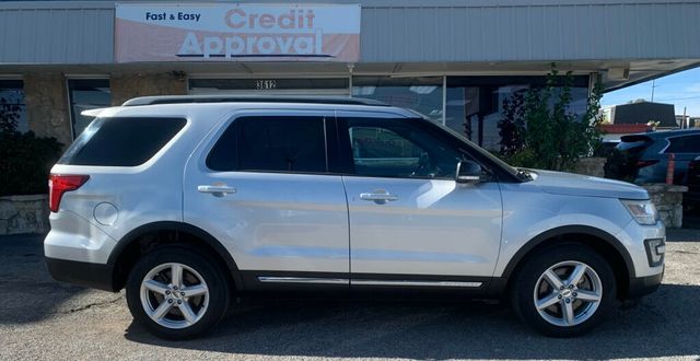 2017 Ford Explorer XLT 4WD - 22941516 - 30
