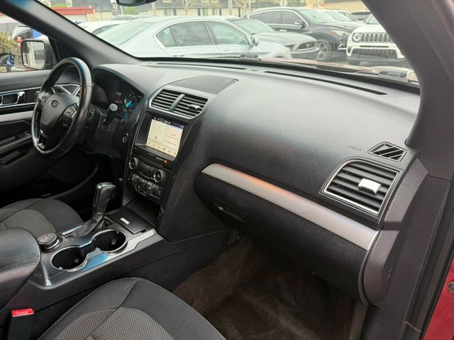 2017 Ford Explorer XLT 4WD - 23008181 - 17