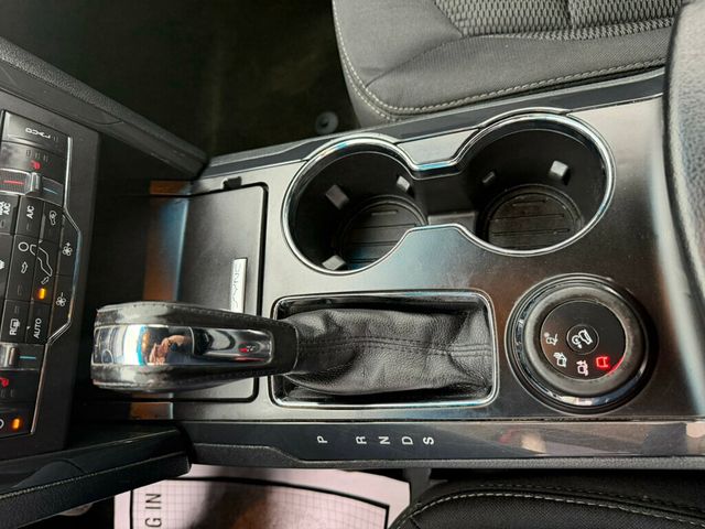 2017 Ford Explorer XLT 4WD - 23008181 - 24