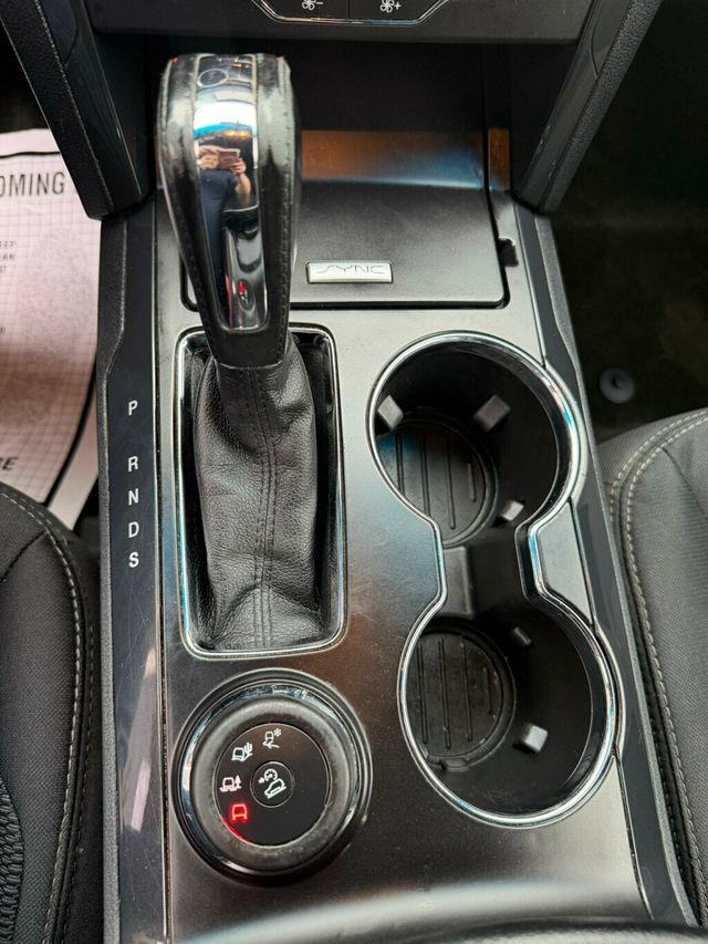 2017 Ford Explorer XLT 4WD - 23008181 - 27