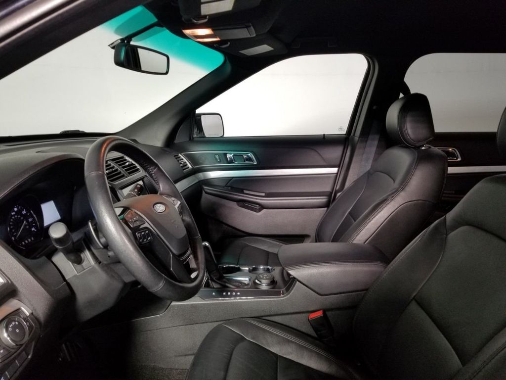 2017 Ford Explorer XLT 4WD - 18571679 - 15