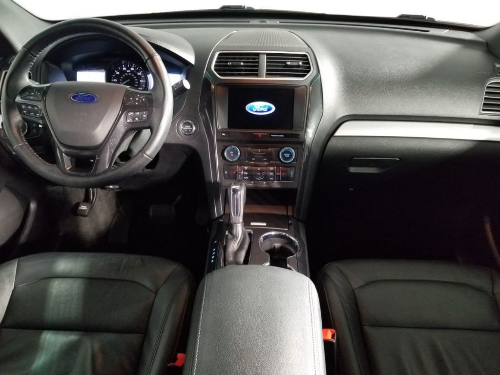 2017 Ford Explorer XLT 4WD - 18571679 - 21