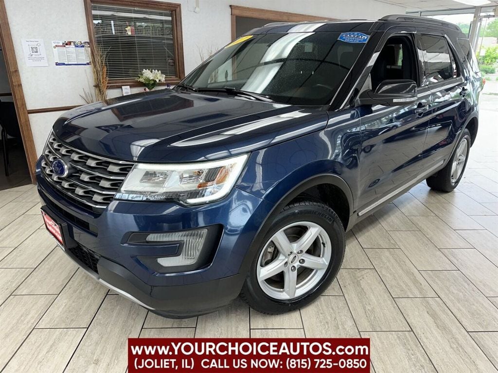 2017 Ford Explorer XLT 4WD - 22457407 - 0