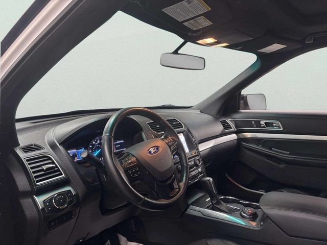 2017 Ford Explorer XLT 4WD - 22968418 - 10